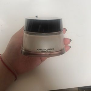 Giorgio Armani Luminous Silk Foundation color 01